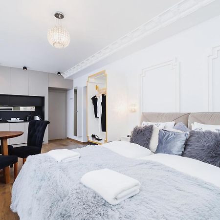 Modern Studio Wegierska Cracow by Renters Kraków Zewnętrze zdjęcie